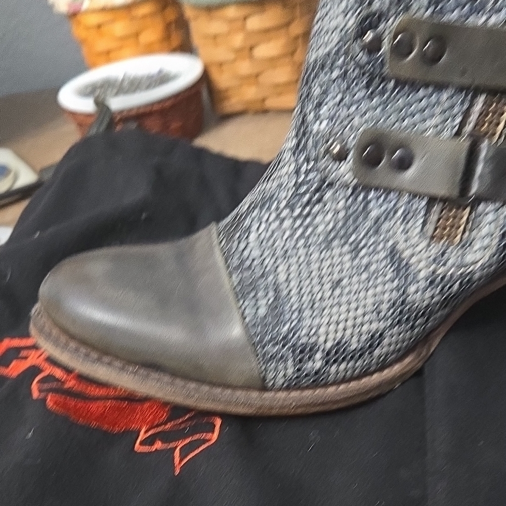 Women's Green Leather Ankle Boots